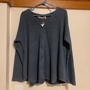 soft blue thermal button up ✨